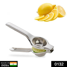 Easy-to-use lemon squeezer tool