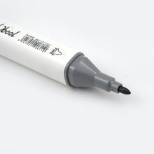 Markers with dual tips for detailed illustrations and shading