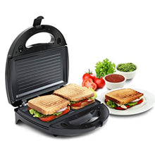 Non-stick sandwich toaster with indicator lights and user-friendly design